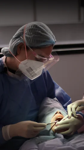 Dra Carolina Gil - Cirugía Maxilofacial Bogotá
