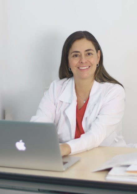Citas virtuales de odontología en Bogotá, Colombia - Dra. Carolina Gil - Cirujana maxilofacial