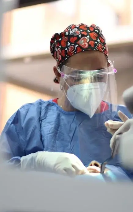 Odontología para adultos mayores en Bogotá- Dra. Carolina Gil - Cirujana Oral y máxilofacial